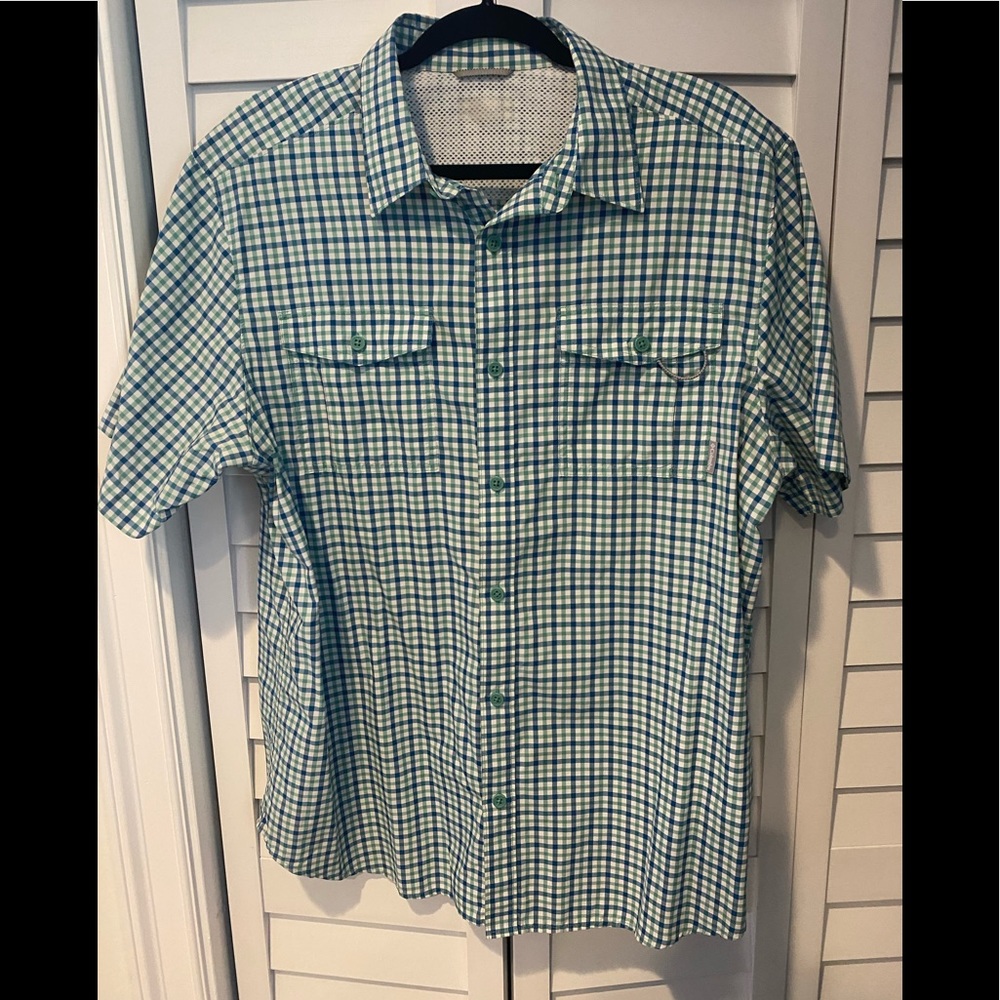 Columbia short sleeve men’s shirt with two front pockets